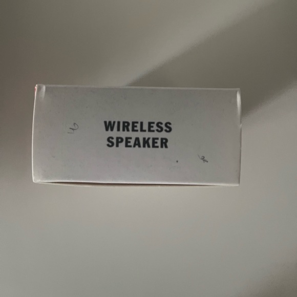 Vans Wireless Bluetooth Speaker - Picture 2 of 3